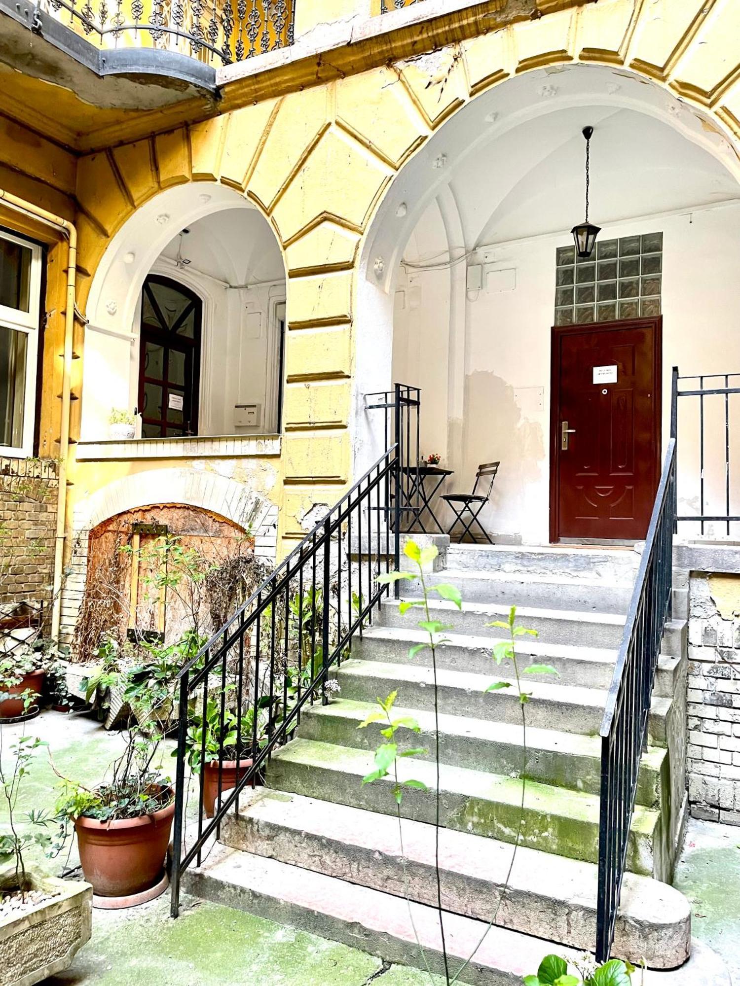 Small Cosy Apartment Near The Famous Westend City Center Budapešť Exteriér fotografie